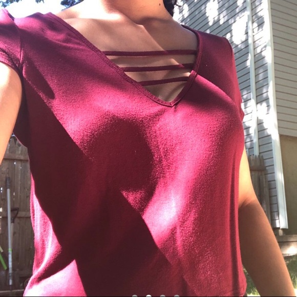 Maroon crop top - Picture 2 of 3